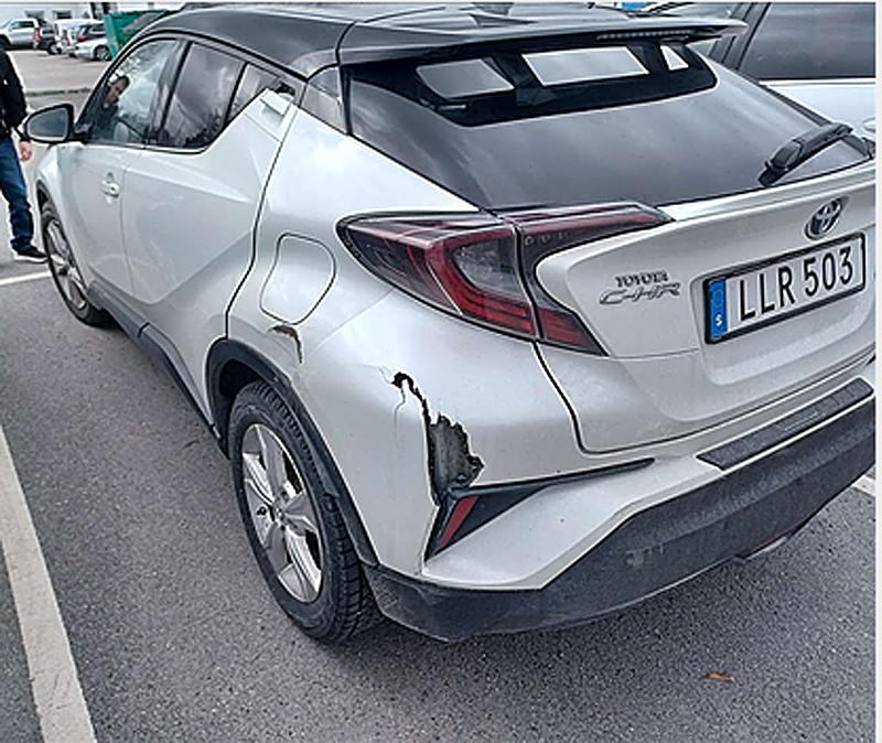 Vit med svart tak, Toyota C-HR Hybrid Style stulen i Katrineholm