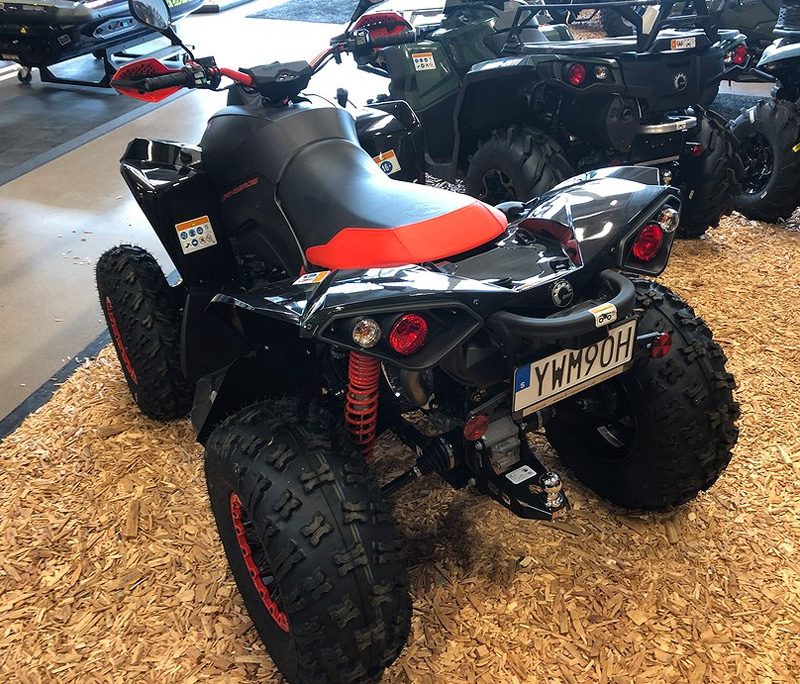 Fyrhjuling Can Am Renegade 1000 XXC T och Elmoped Surron Ridgeback stulna i Fotskäl väster om Kinna