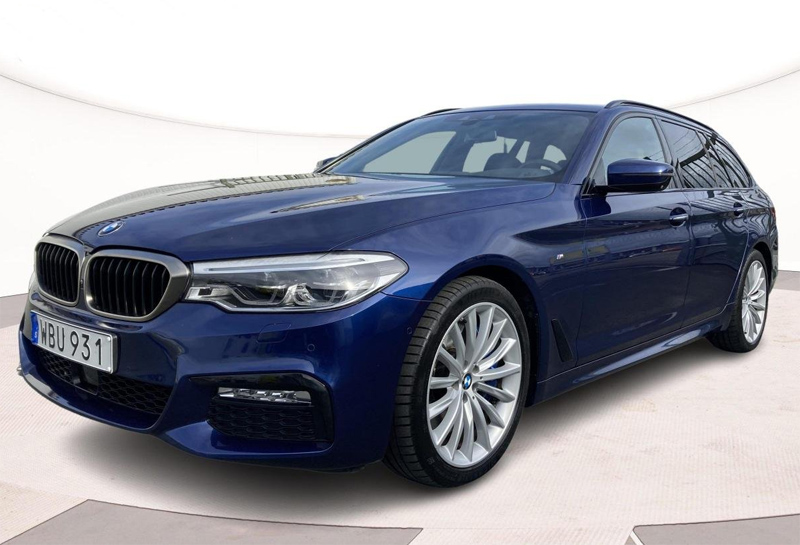 Blå metallic BMW 540i xDrive Touring stulen i Täby