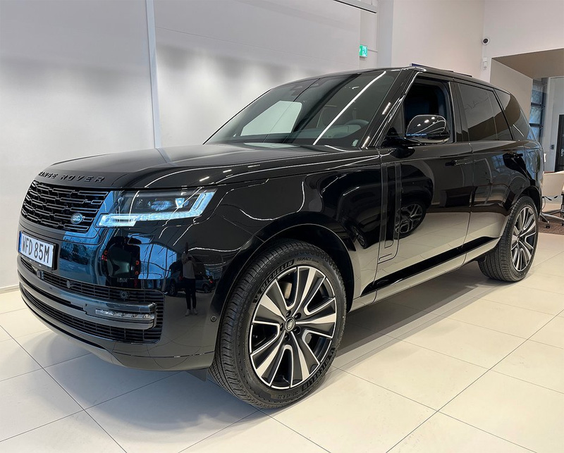 Svart Land Rover Range Rover P550e Autobiography stulen i Näsby Park, Täby norr om Stockholm