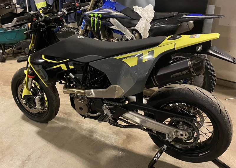 Husqvarna 701 Supermoto och Yamaha YZF 450 stulna i Stallarholmen