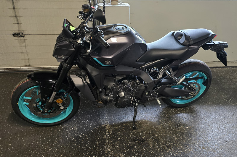 Grå Yamaha MT-09 stulen i Helsingborg