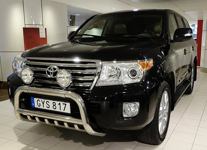 Svart Toyota Land Cruiser stulen i Enebyberg norr om Stockholm