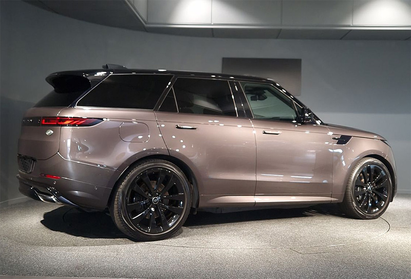 Grå metallic Land Rover Range Rover Sport P440e Dynamic stulen i Näsbypark, Täby