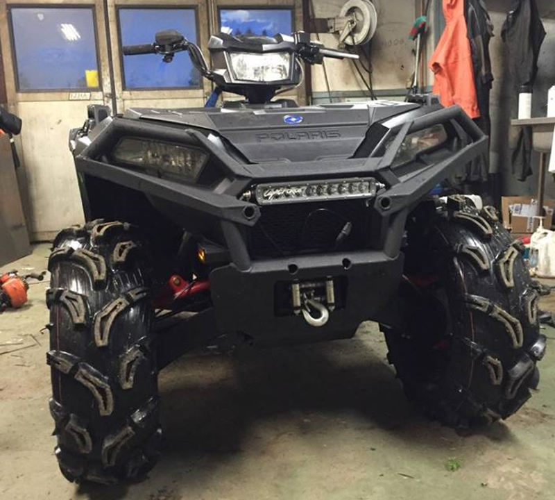 Svart fyrhjuling Polaris Sportsman XP 1000 EPS stulen söder om Umeå