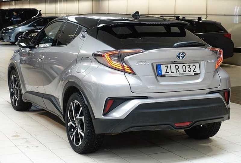 Grå metalliv Toyota C-HR X-Edition stulen i Solna