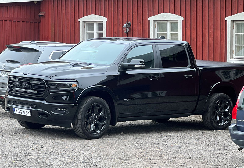 Svart RAM 1500 Crew Cab stulen i Getinge mellan Halmstad och Falkenberg