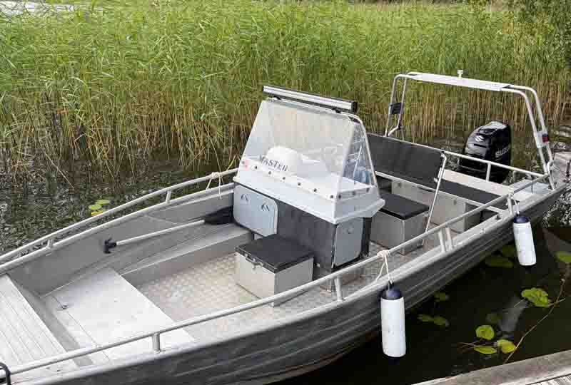Master 540 med 115 hk Suzuki stulen i Bro, Stockholm 