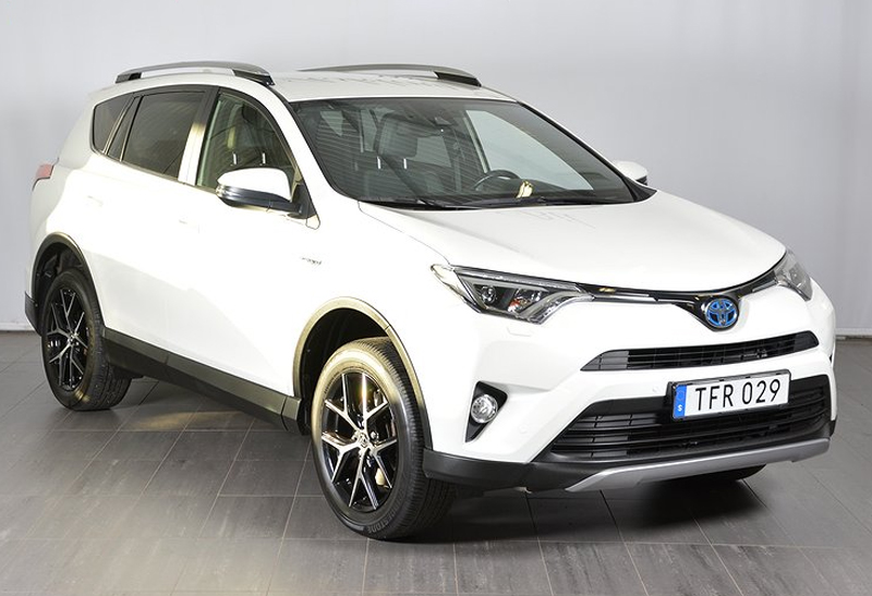 Vit Toyota RAV4 Hybrid AWD stulen i Sommen mellan Boxholm och Tranås