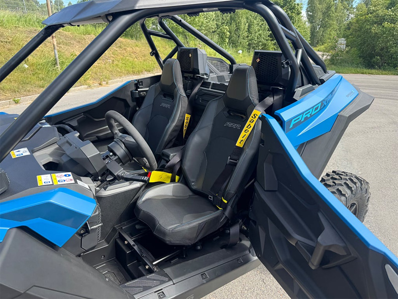 Blå Polaris RZR PRO XP Ultimate Turbo stulen i Gävle