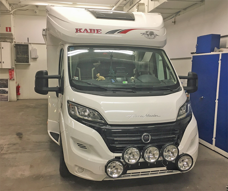 Halvintegrerad husbil Kabe Travelmaster Crossover 780 LGB stulen i Odensala norr om Märsta