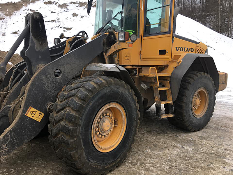 Gul hjullastare Volvo L90E stulen i Sundsvall