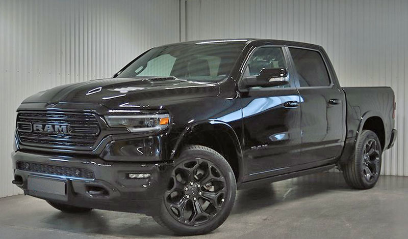 Svart RAM 1500 Crew Cab Limited Night Edition stulen i Tranås