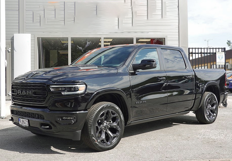 Svart RAM 1500 Limited Night Edition stulen i Viggbyholm, Täby norr om Stockholm