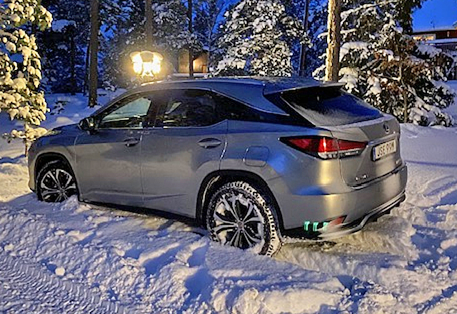 Ljusgrå metallic Lexus RX 450H AWD Executive stulen på Kungsholmen i Stockholm