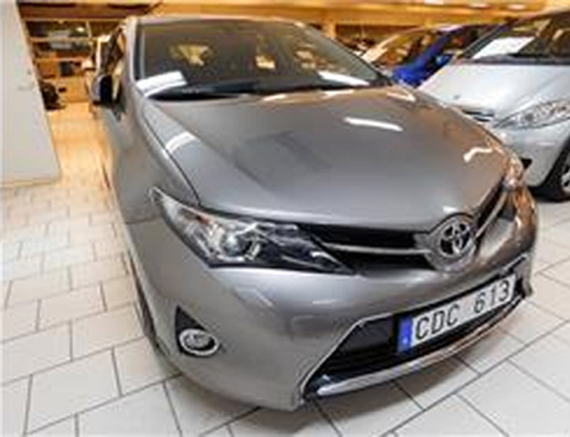Gråbrun metallic Toyota Auris stulen i Anderslöv nordost om Trelleborg