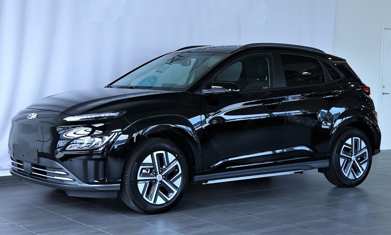 Svart Hyundai Kona Electric stulen i Upplands Väsby norr om Stockholm