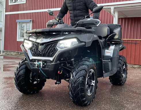 Grå fyrhjuling CF Moto CForce 625 Touring stulen i Djurmo väster om Borlänge