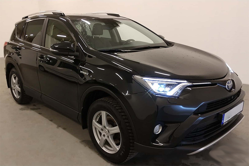 Svart Toyota RAV 4 Hybrid AWD stulen i Lomma norr om Malmö