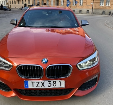 Orange BMW M140I Xdrive stulen i Enebyberg norr om Stockholm
