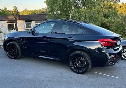Svart BMW X6 Xdrive 40D stulen i Edsberg, Sollentuna norr om Stockholm