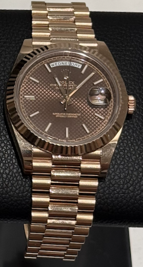 Polisen söker information om en  ROLEX Oyster Perpetual, Day-Date 40.