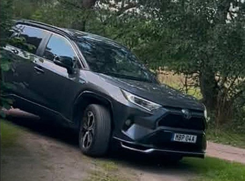 Grå Toyota RAV4 Plug in Hybrid AWD "Style" stulen i Täby norr om Stockholm