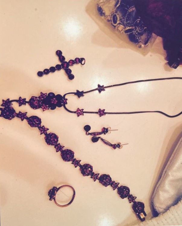 Smycken värda stora belopp stulna vid åldringsbrott i Stockholm