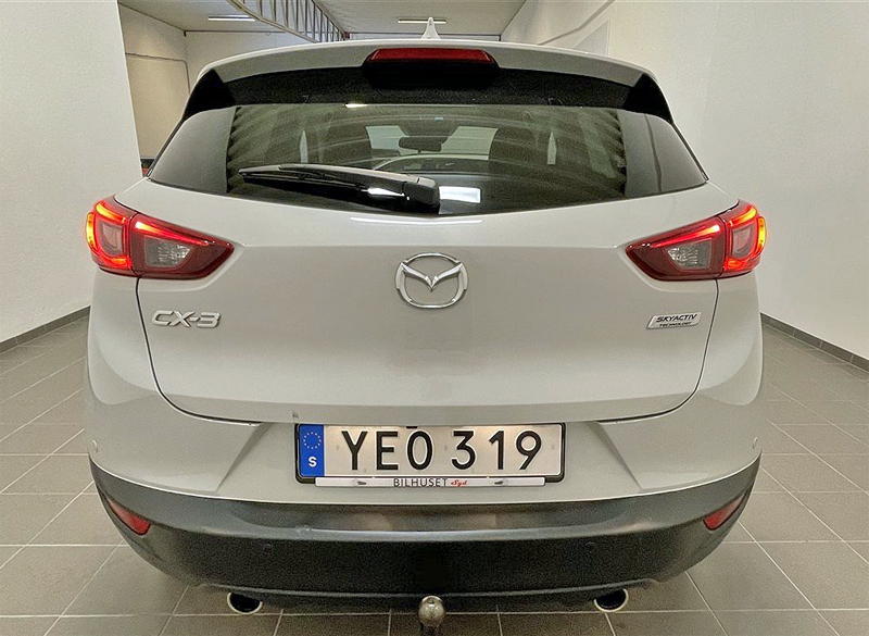 Ljusgrå Mazda CX-3 stulen i Svedala