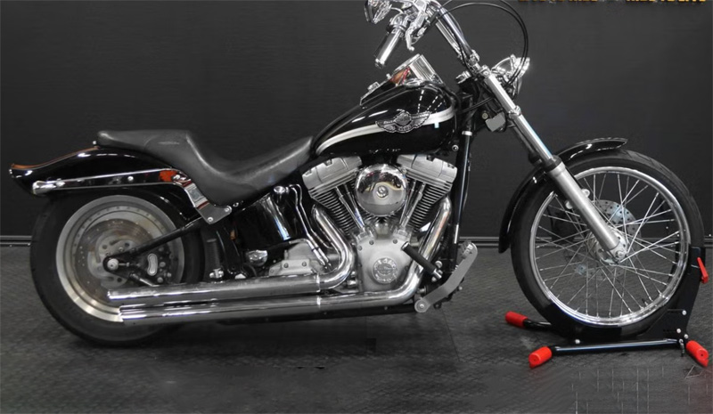 Svart Harley Davidson FXSTI Softail Standard stulen i Årjäng