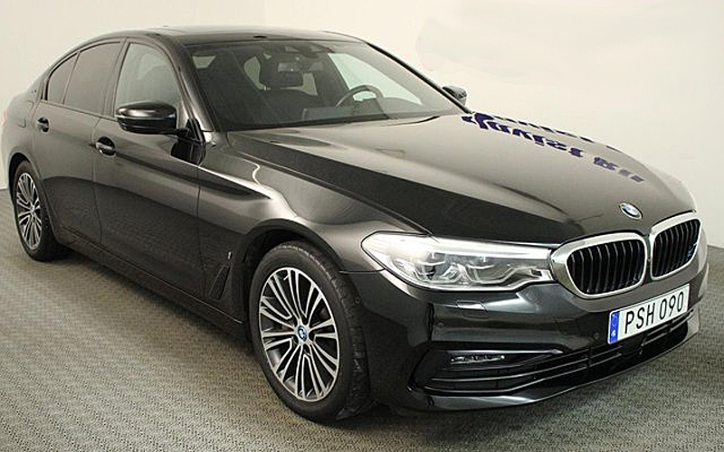 Svart BMW 530E IPerformance Sedan stulen i Hjortsjö sydost om Värnamo