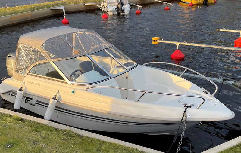 Finnmaster 53 BR med 80 Hk Yamaha stulen i sjön Bolmen väster om Ljungby