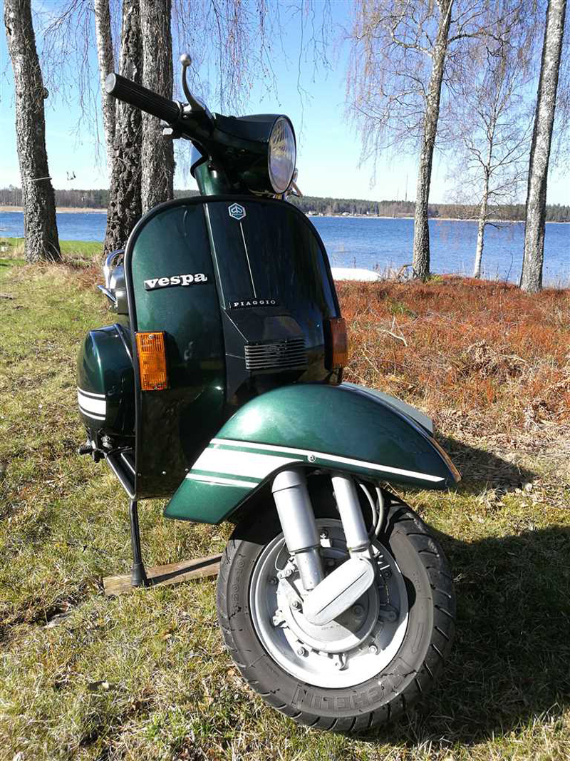 Grön Piaggio Vespa PX 200 E stulen i Karlstad