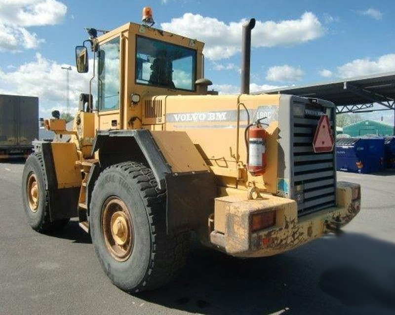 Hjullastare Volvo L90C stulen i Kolsva norr om Köping