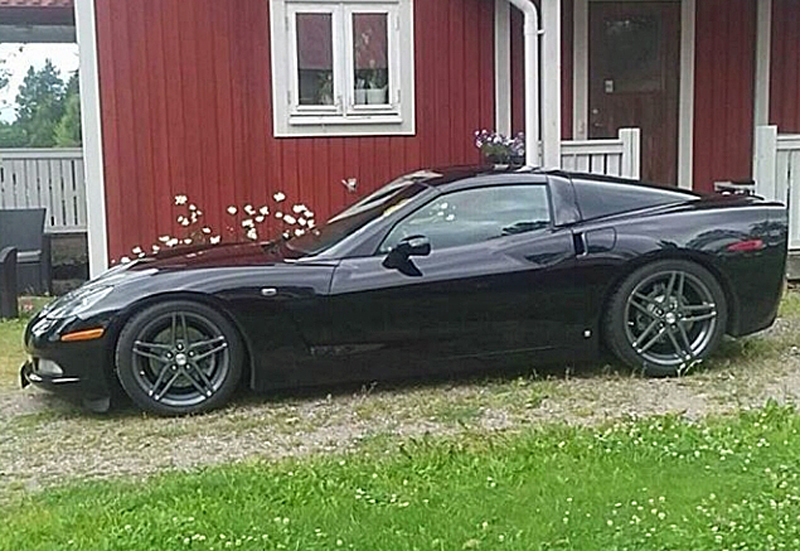 Svart Chevrolet Corvette C6 stulen i Skyttorp norr om Uppsala