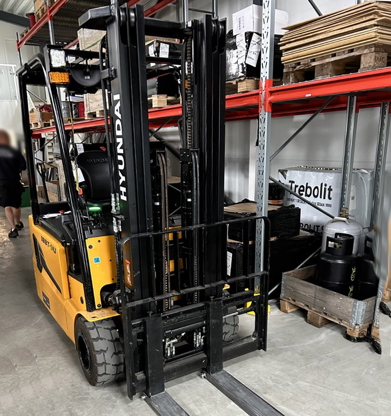 Motviktstruck Hyundai 18BT-9U stulen i Uppsala