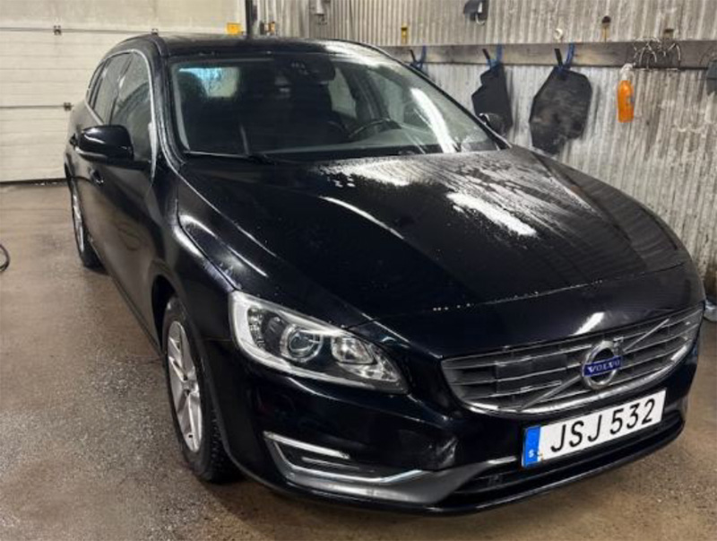 Svart Volvo V50 D4 stulen i Västerås