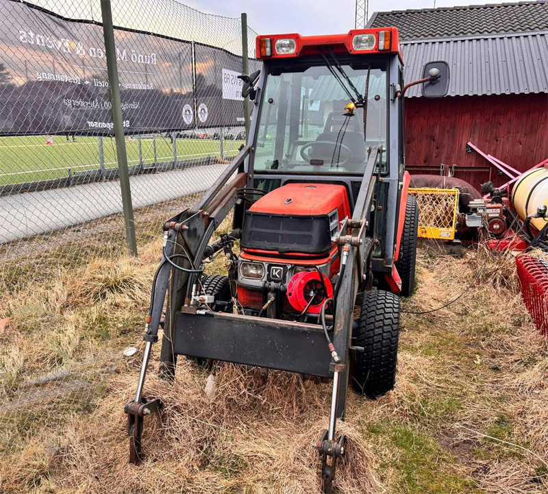 Röd Kubota ST-30 stulen i Åkersberga