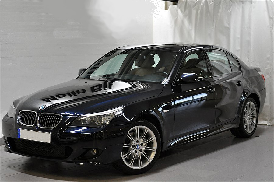 Svart BMW 530 XD sedan stulen i Hässelby, Stockholm