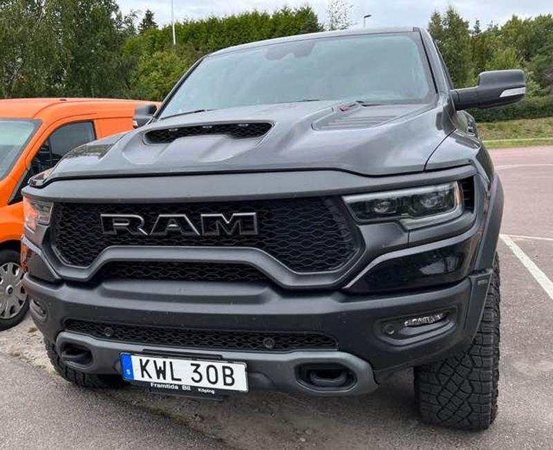 Svart RAM 1500 TRX Crew Cab stulen i Karlstad