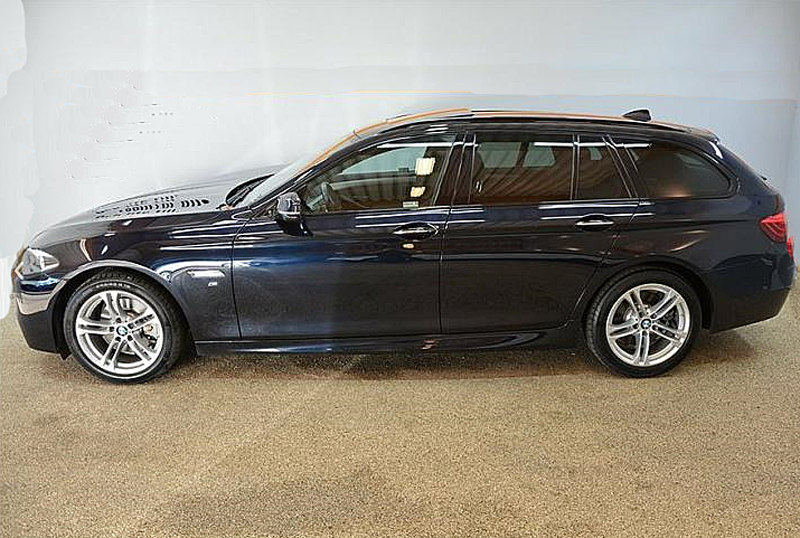 Svart BMW 520D X-Drive stulen i Skogås söder om Stockholm