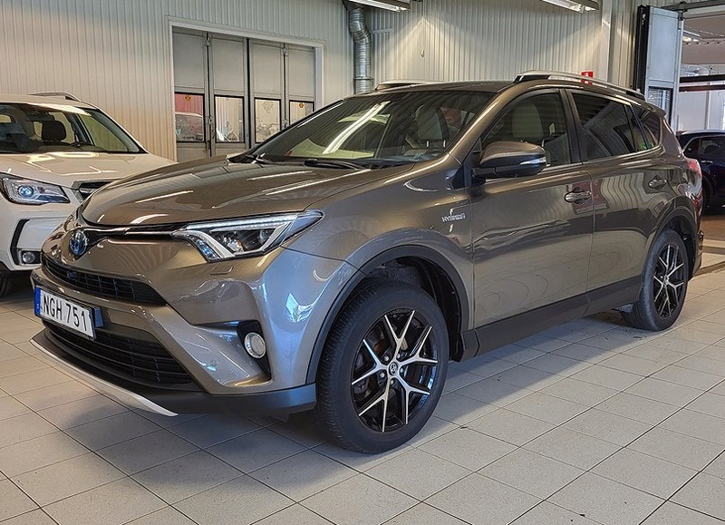 Brunmetallic Toyota RAV4 Hybrid E-FOUR 2.5 i-AWD stulen i Bromma, Stockholm