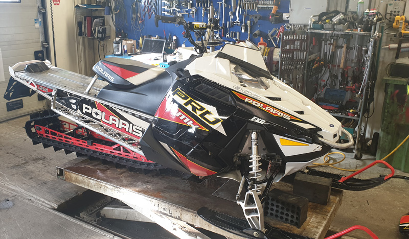 Släp lastat med en Polaris 800 PRO RMK 155 stulet i Haparanda