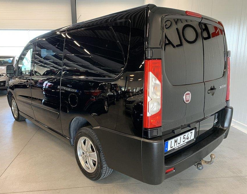Svart Fiat Scudo Multicab stulen i Helsingborg