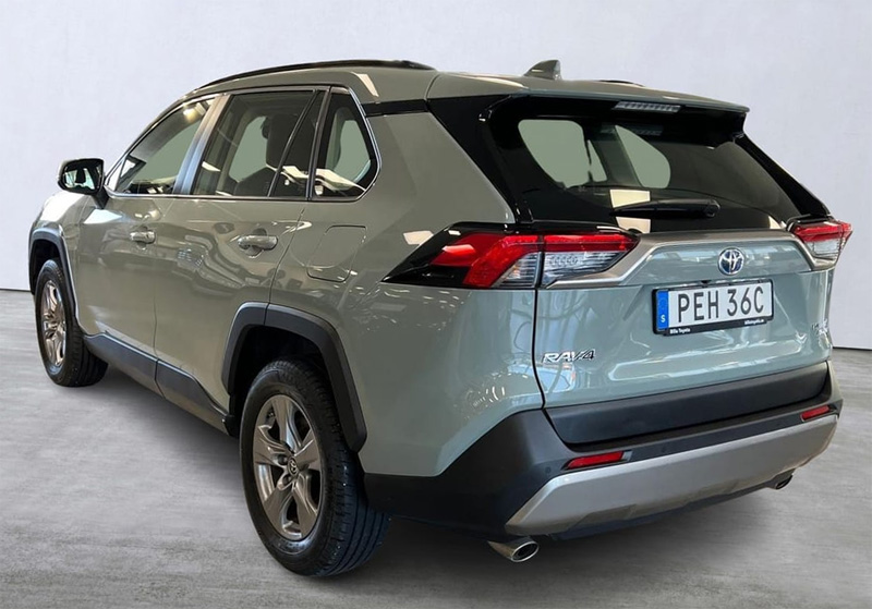 Grön Toyota RAV4 Hybrid AWD stulen i Nacka utanför Stockholm
