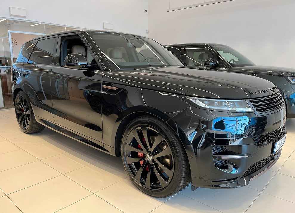 Svart Land Rover Range Rover Sport P460e stulen i Ålsten, Bromma