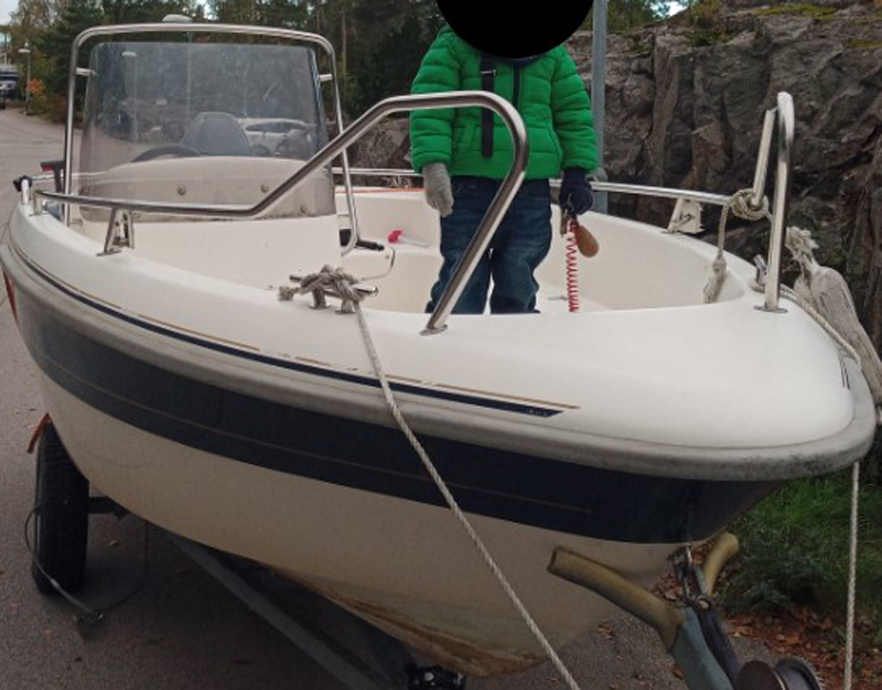 Yamarin 4610 med 60Hk Yamaha stulen i Mariefred.