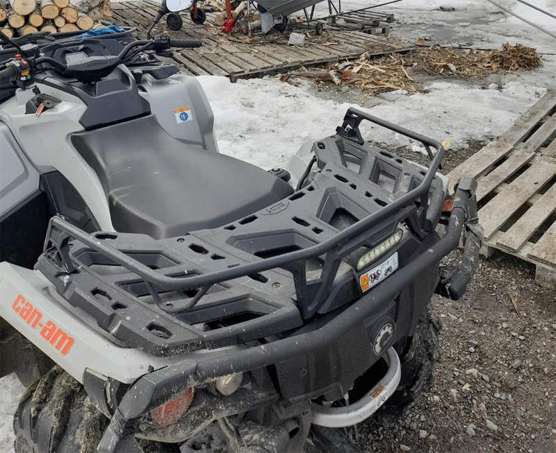 Grå Can Am Outlander 1000 PRO stulen i Stensträsk nordväst om Jörn