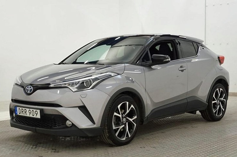 Grå metallic Toyota C-HR stulen i Märsta