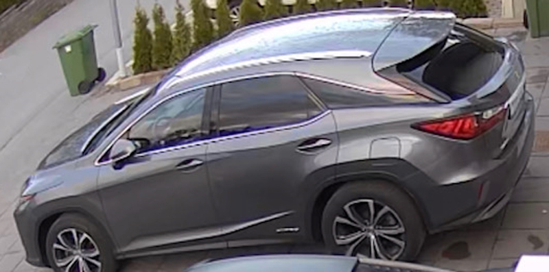 Gråmetallic Lexus RX450H AWD Comfort stulen i Upplands Väsby norr om Stockholm